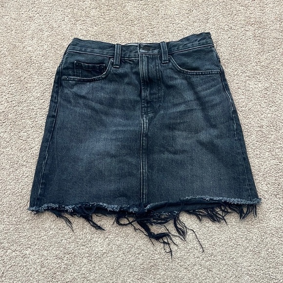 Everlane Dresses & Skirts - Everlane The Denim Black Skirt